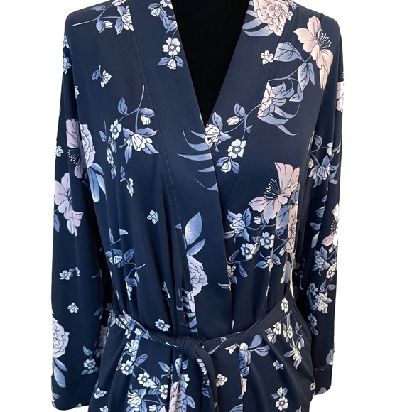 NWT 🦋 JNY Beautiful Floral robe | Small/Medium - Picture 11 of 16